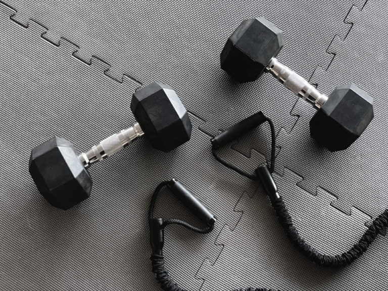 gym-equipment-picjumbo-com