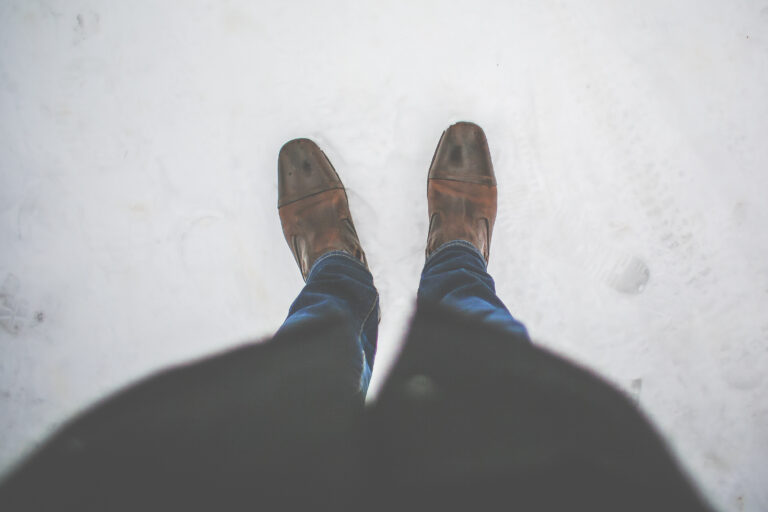 men-leather-shoes-in-snow-picjumbo-com