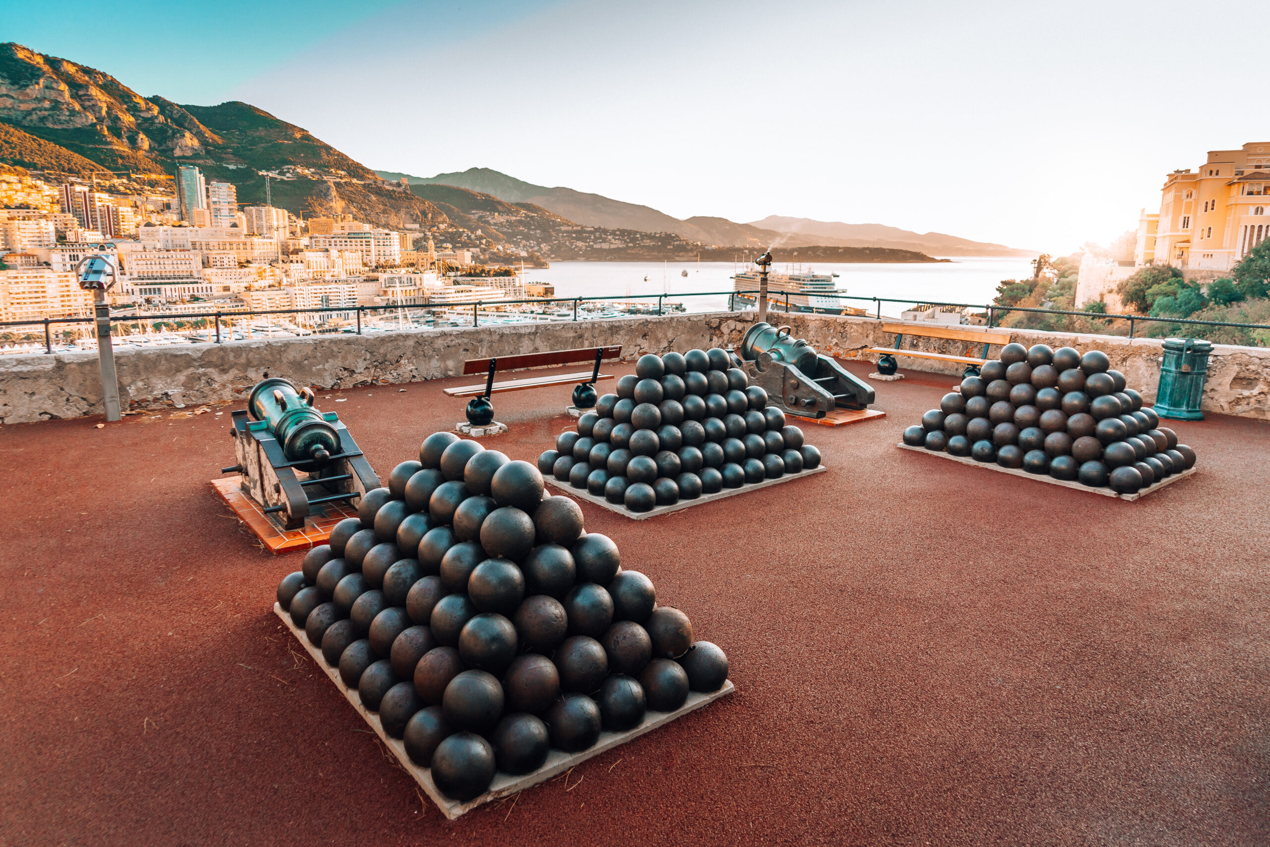 monaco-cannons-and-cannon-balls-at-princes-palace-of-monaco-picjumbo-com